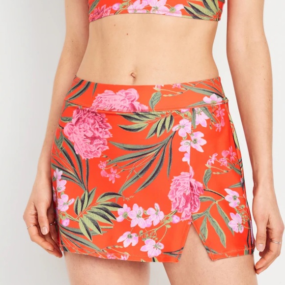NWT OLD NAVY High-Waisted Swim Skirt   Color: Red Floral - Picture 2 of 9